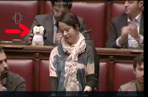pinguini-in-parlamento-contro-la-casta-silvia-giordano