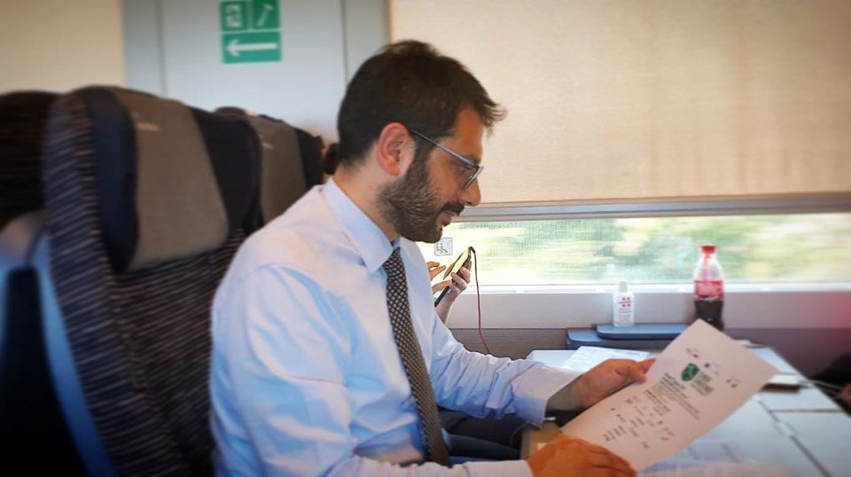 angelo tofalo in treno verso chiavari per apertura Cyber Challenge it