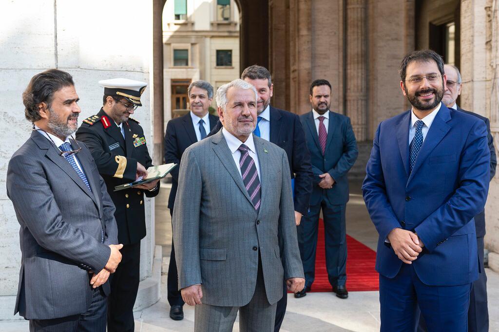Il Sottosegretario di Stato alla Difesa Angelo con Abdullah Bin Abdulaziz Al Rabeeah, Consigliere del Re dell’Arabia Saudita e Supervisore Generale del Centro Re Salman Tofalo
