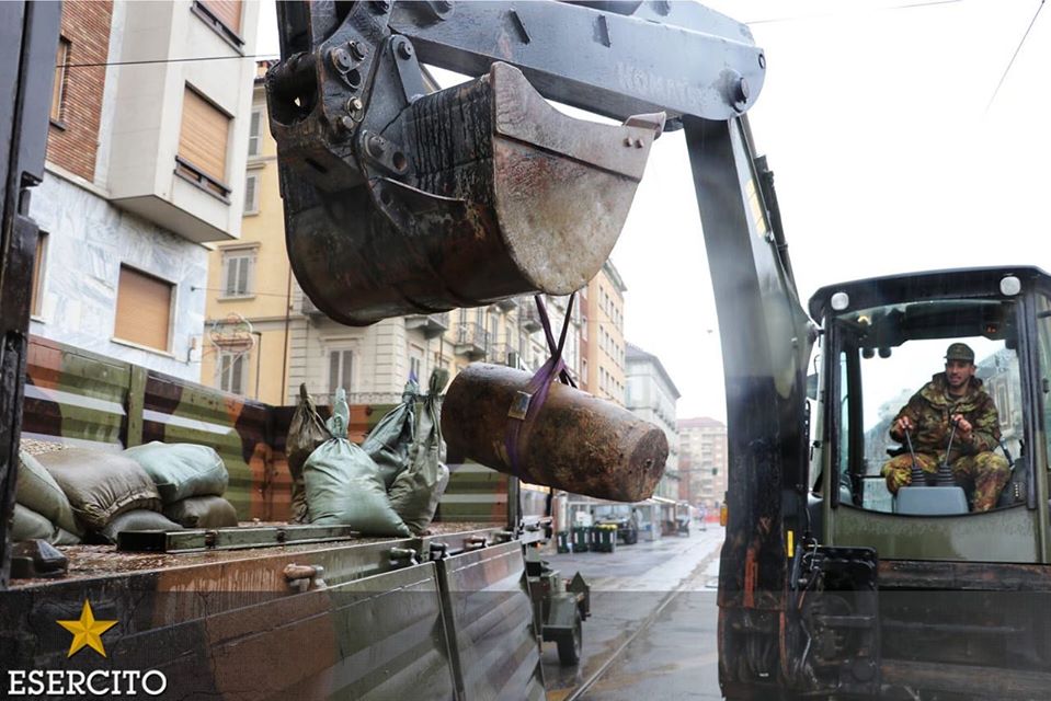 Artificieri dell’Esercito disinnescano bomba seconda guerra mondiale a Torino