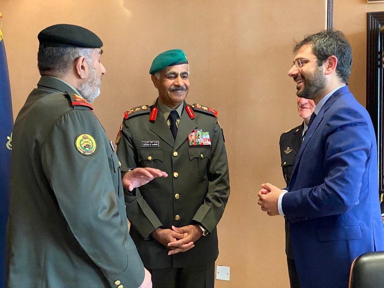 Gli-Incontri-istituzionali-con-i-vertici-della-Difesa-del-Kuwait-di-Angelo-Tofalo-in-Kuwait-1