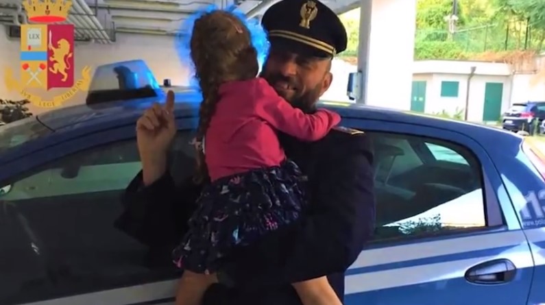 coronavirus bambina telefona polizia di stato