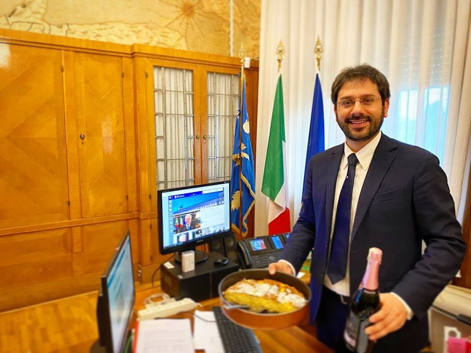 Il Sottosegretario al Ministero della Difesa Angelo Tofalo compie 39 anni
