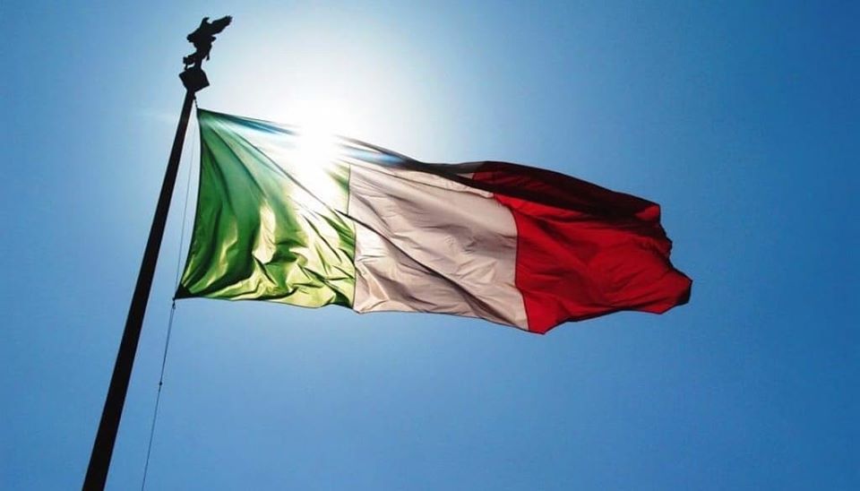 napoli-poliziotto-tenta-di-sventare-una-rapina-travolto-e-ucciso