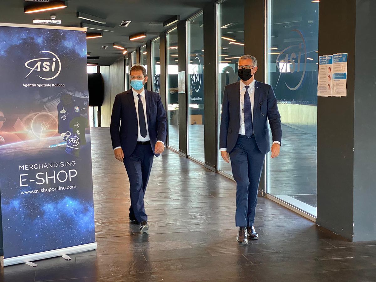 Angelo Tofalo visita l'Agenzia Spaziale Italiana (ASI)