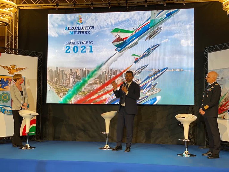 Il Sottosegretario Tofalo alla presentazione del Calendario 2021 Aeronautica Militare