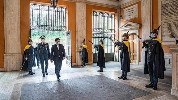 Angelo Tofalo visita il Comando Generale della Guardia di Finanza