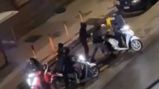 Rider aggredito a Napoli