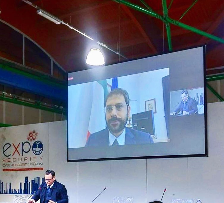 Expo Security di Pescara Angelo Tofalo al Cyber Security forum